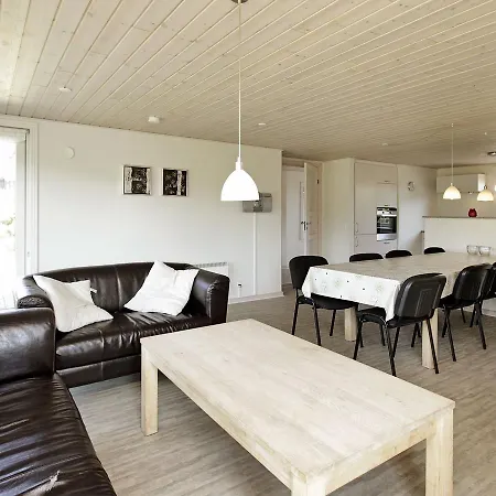 Feriehus Three-bedroom Holiday In 4 *
