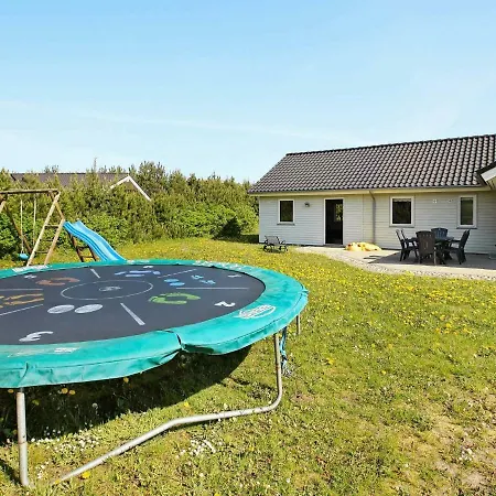 Three-bedroom Holiday In 4 * Ansager